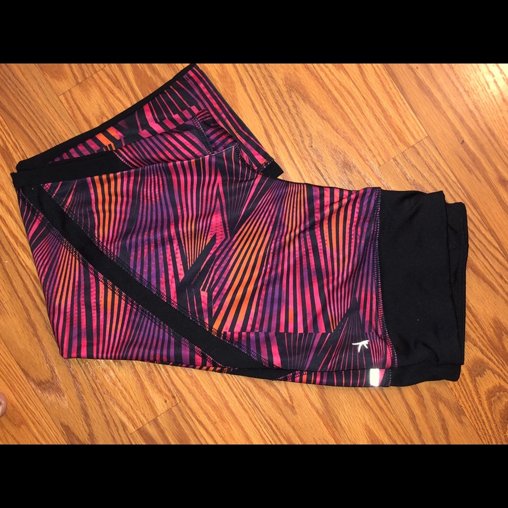 Danskin now crop workout leggings